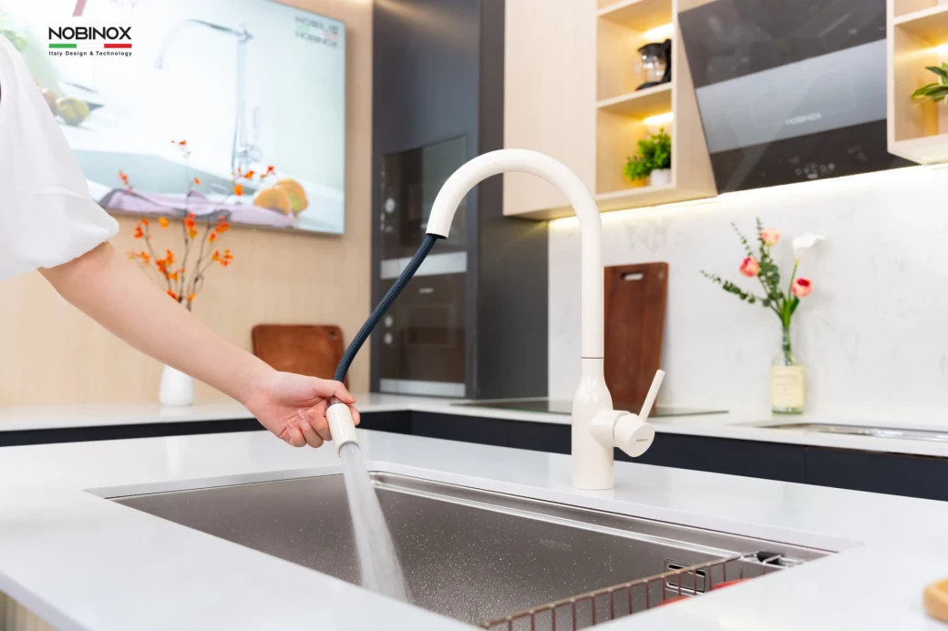 Vòi rửa bát dây rút NOBINOX AQUA NX661B