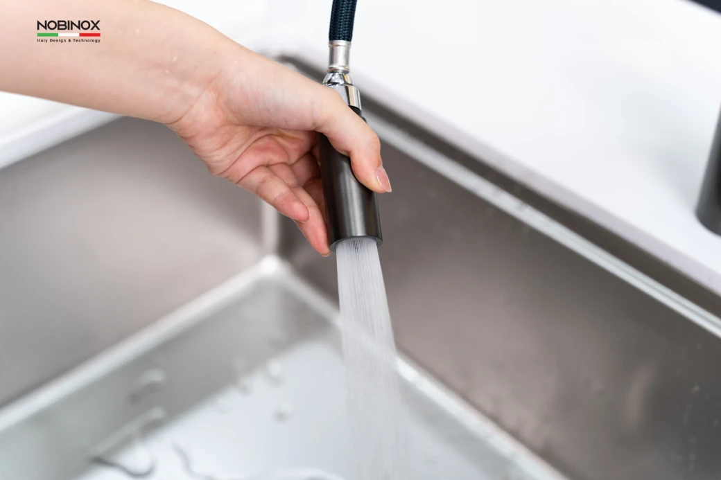 vòi rửa bát dây rút NOBINOX AQUA NX664D