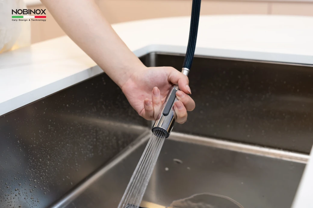 vòi rửa bát dây rút NOBINOX ADORA NX990