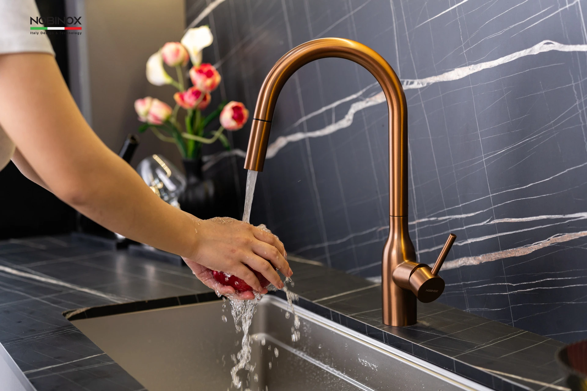 Ảnh VÒI RỬA BÁT DÂY RÚT  NOBINOX AQUA NX662T 12